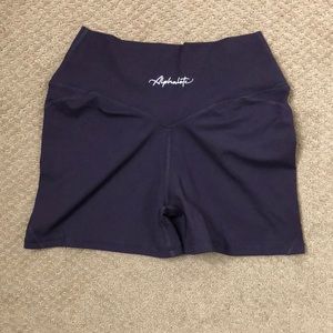 Alphalete Short: Surface Power Short colour Amethyst